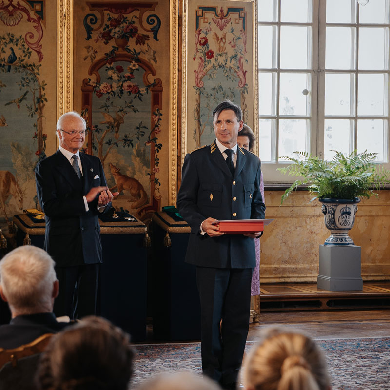 Kungen och Dennis Gyllensporre står på rad i Kungliga slottet